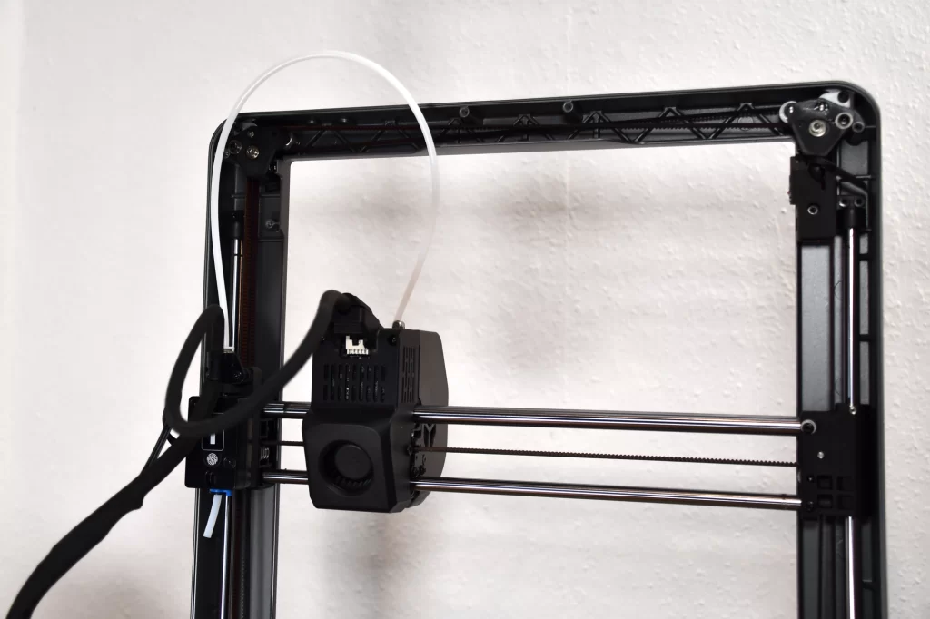 Photo of the CoreXZ motion system of the Creality Ender-3 V3.