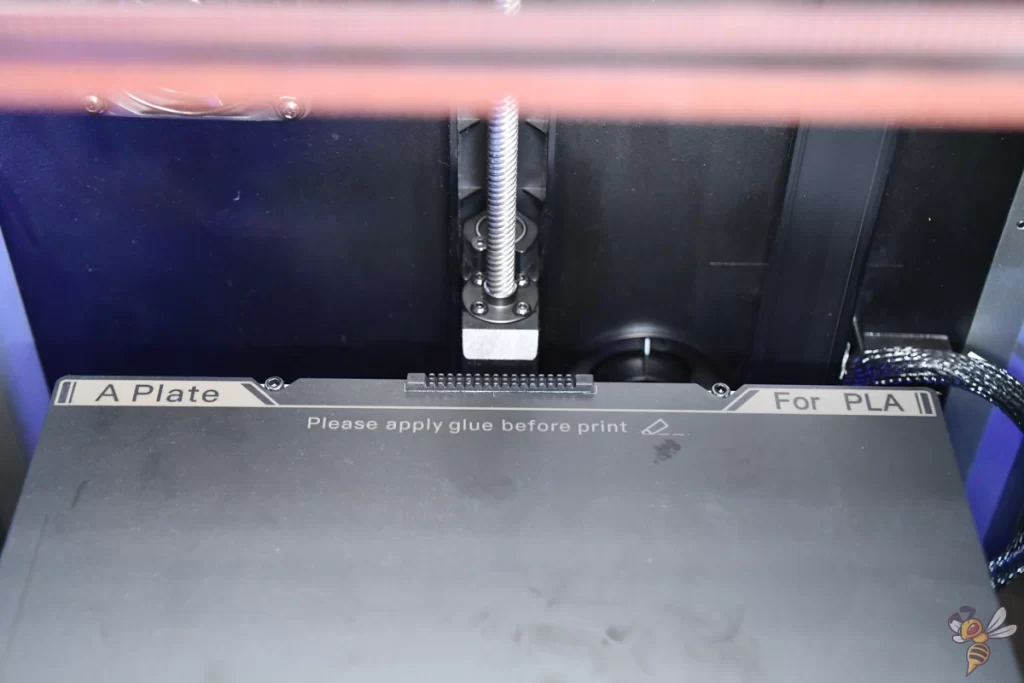 Photo of the rear part of the Creality K1C print bed with snap-in function.