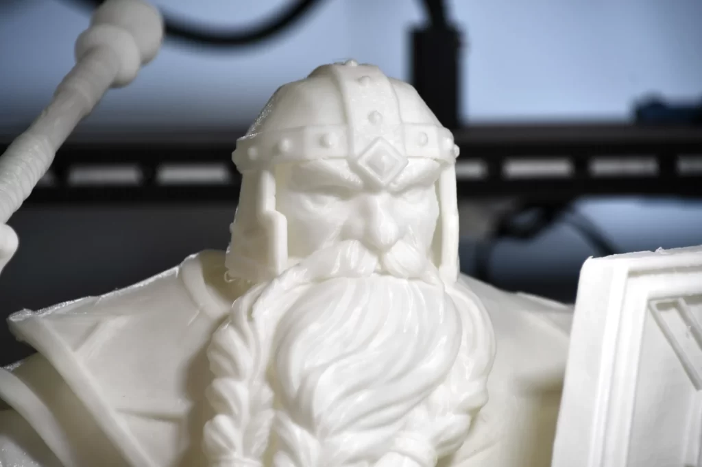 Photo of a dwarf printed on the Sovol SV08.